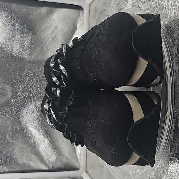 C Black And Tan Platform Pierre Dumas Slip Ons Black Chain Accents Sz 7.5 - Picture 2 of 8